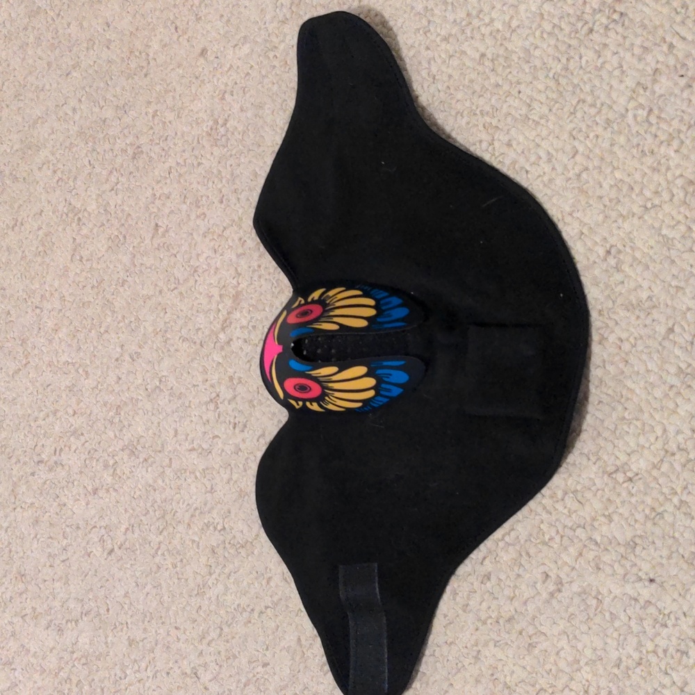 Color Changing Face Mask - lights up and changes color to sounds - brand…